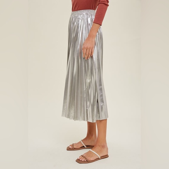 Silver Metallic Pleated Midi Skirt - Picture 3 of 4